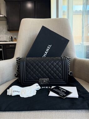 CHANEL Black Quilted Boy Shoulder Bag with Gunmetal Hardware